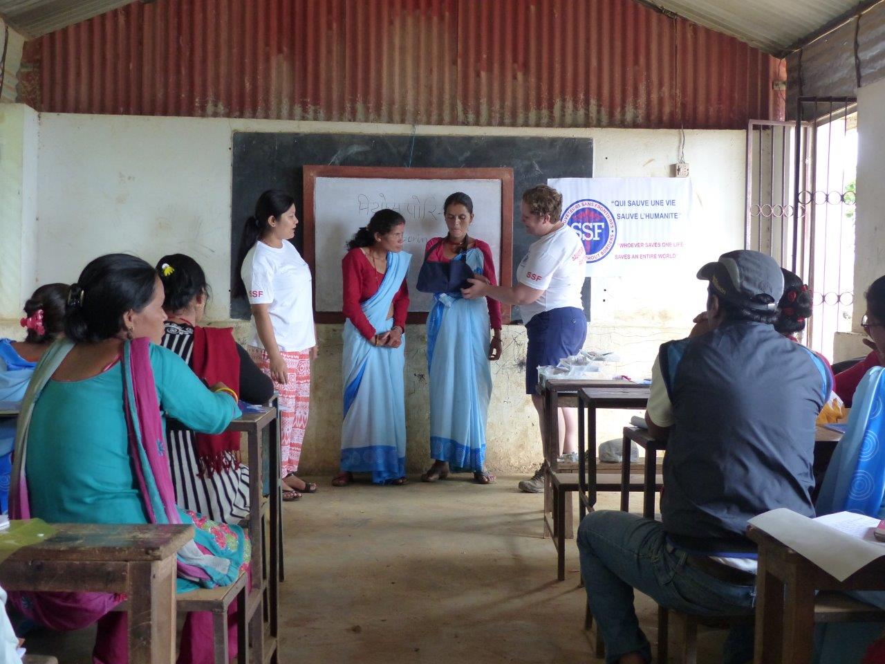 Mamta, Sonia et deux stagiaires, Thokarpa, Népal Août 2015