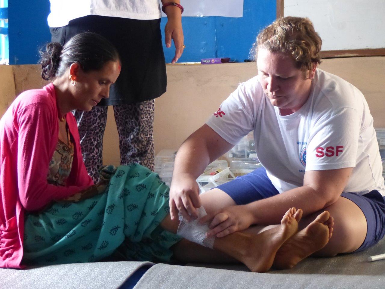 Sonia, la formatrice et une stagiaire, Thokarpa, Népal, Août 2015