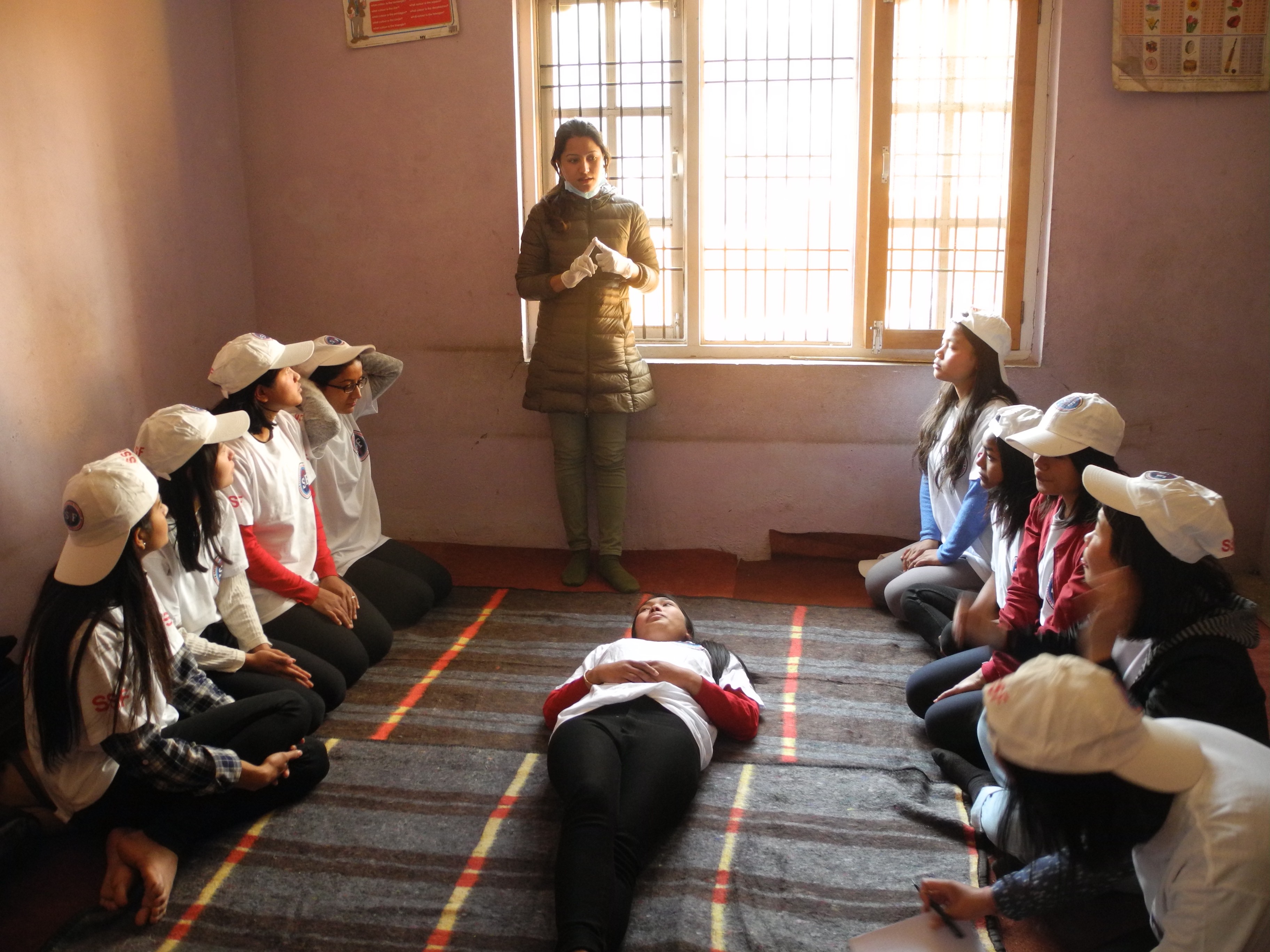 Formation aux gestes de premiers secours au Népal