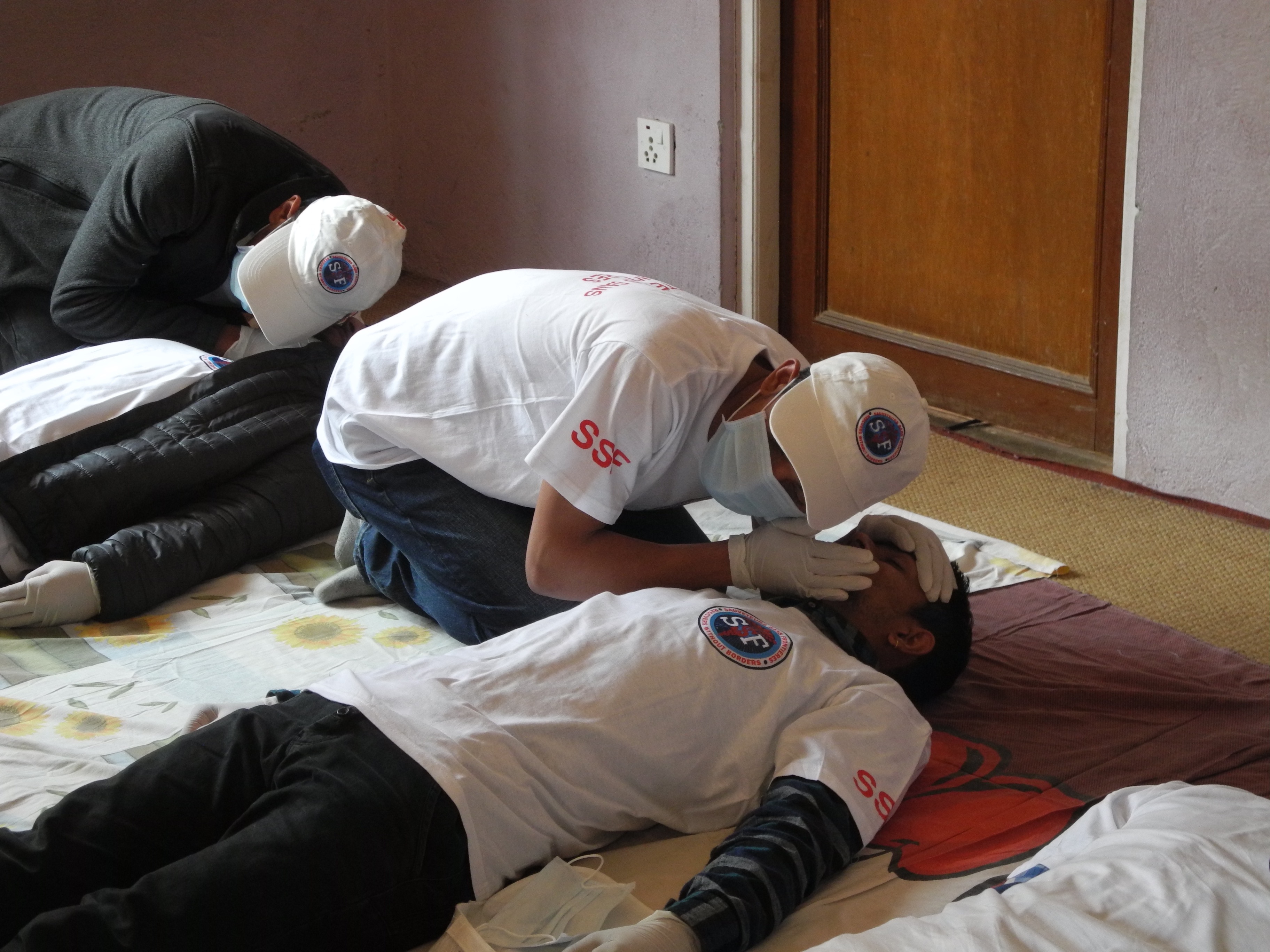 Formation aux gestes de premiers secours au Népal