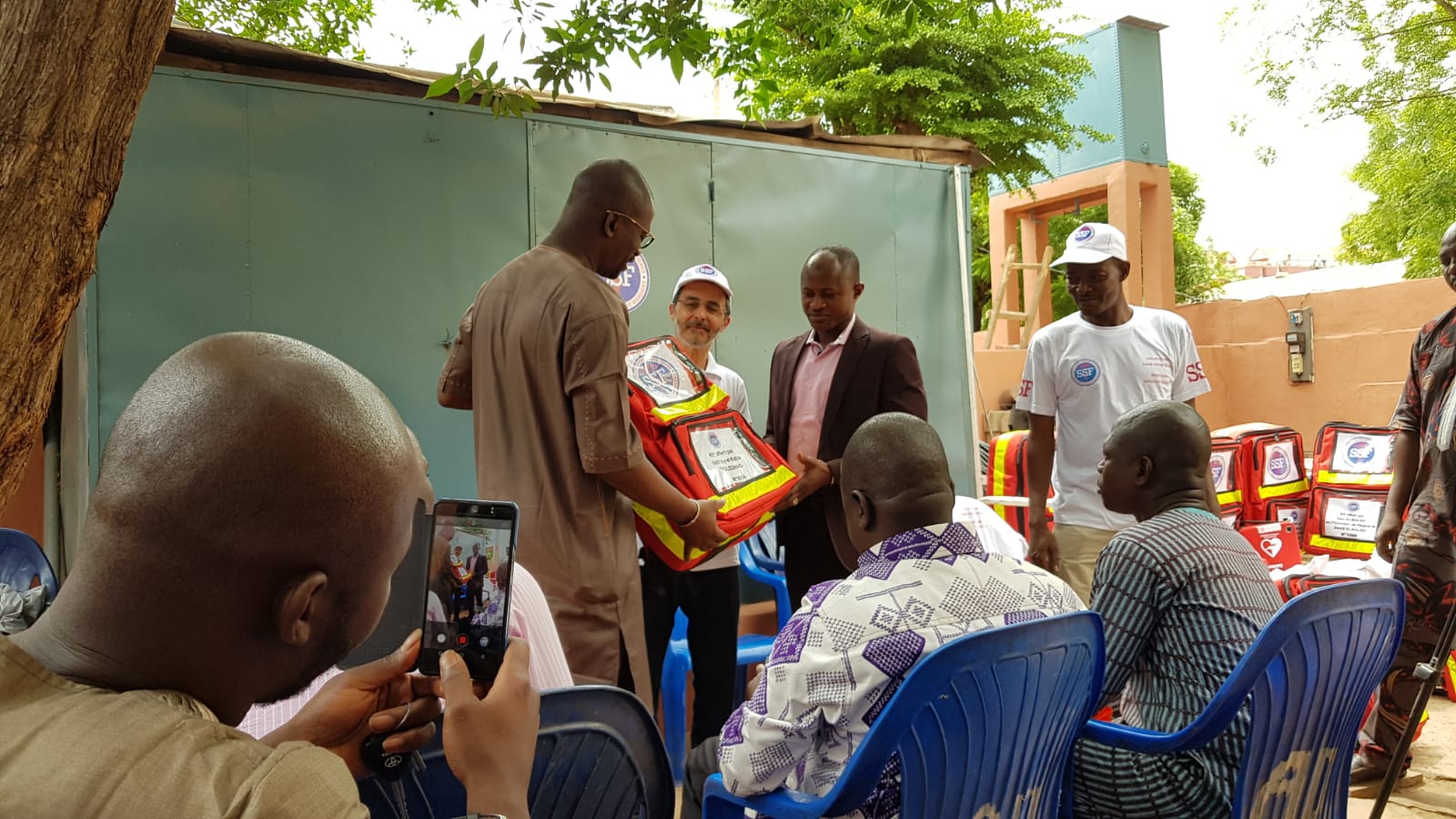 Remise de kits de secours aux médecins maliens, Juin 2018